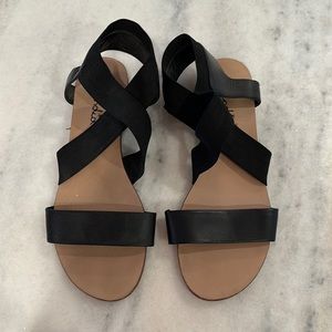 Splendid flat strappy sandals